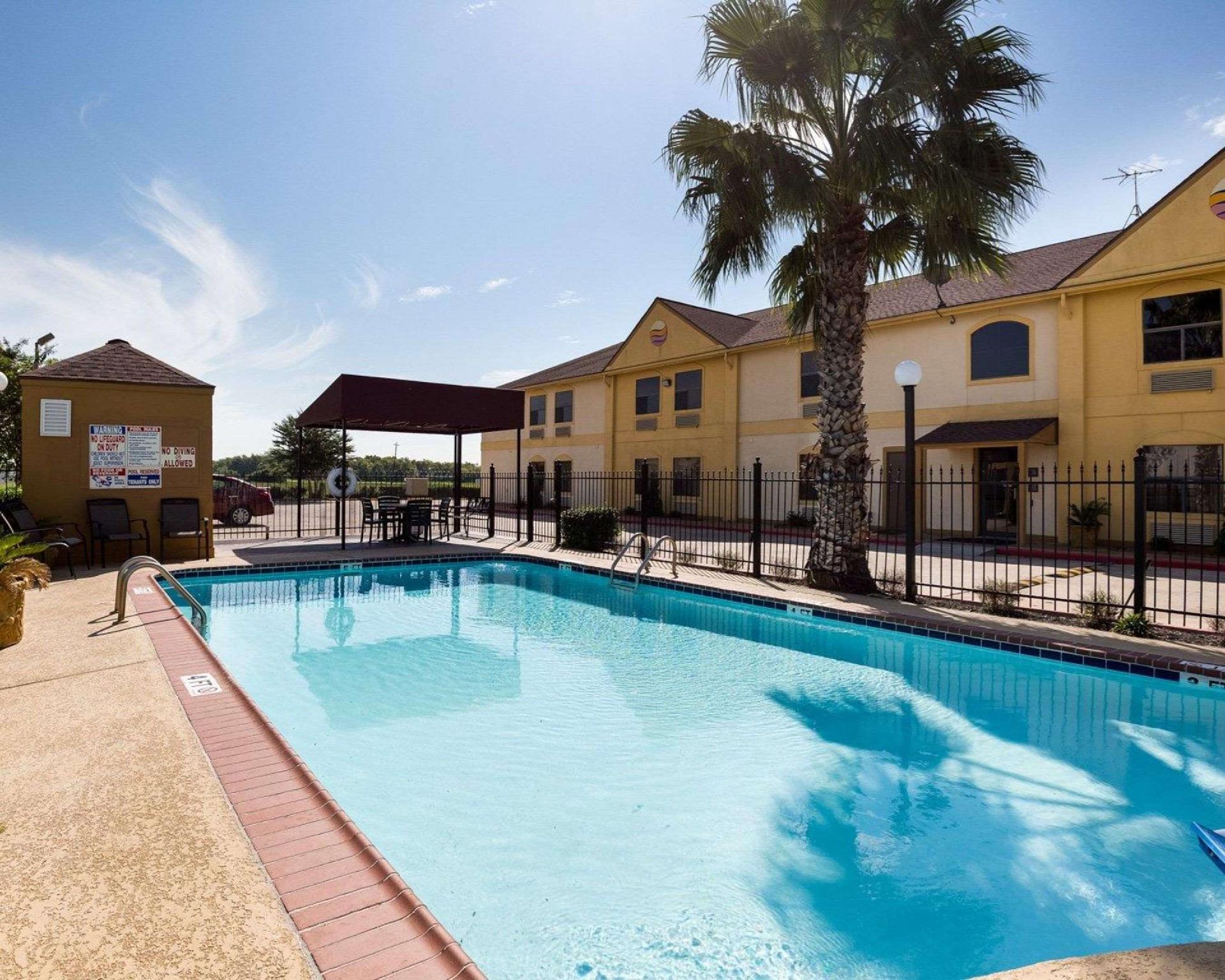 Days Inn By Wyndham Rosenberg Exterior foto